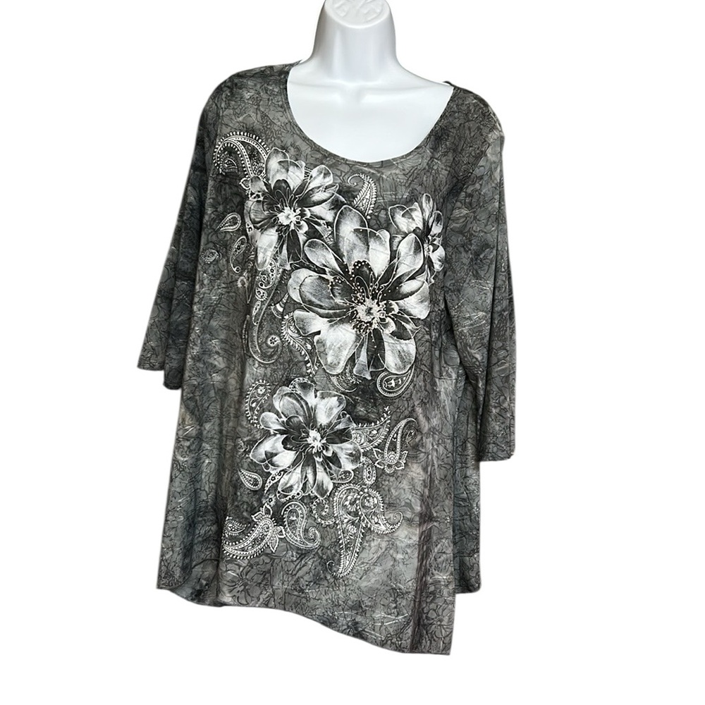 Christopher & Banks Gray Floral Embellished Sharkbite Tunic Blouse 1X